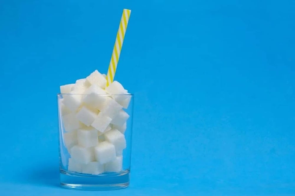 Incluso los jugos, considerados más saludables, pueden ser perjudiciales. Foto: Getty Images.