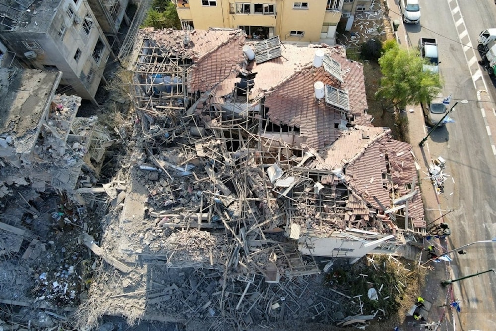 Efectos del bombardeo iraní contra Ramat Gan, al este de 