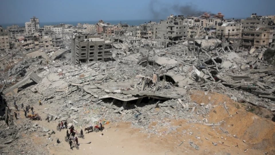 En las últimas 24 horas, más de 50 personas murieron en la ciudad de Gaza por bombardeos israelíes. 