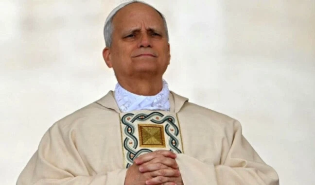 El Obispo de Roma envió su mensaje directamente a Romanelli, quien resultó herido por metralla israelí y fue ingresado en el hospital Al-Ahli de la Franja de Gaza. El Obispo de Roma envió su mensaje directamente a Romanelli, quien resultó herido por metralla israelí y fue ingresado en el hospital Al-Ahli de la Franja de Gaza.