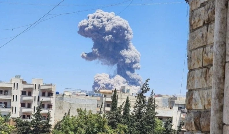 Las continuas explosiones en zonas pobladas de Idlib, bajo control de grupos armados, aumentan la preocupación por la seguridad de los civiles.