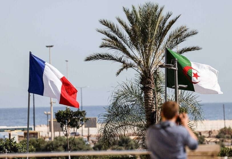 Las relaciones entre Argelia y Francia han estado marcadas por altibajos históricos, alimentados por el pasado colonial, los flujos migratorios y las diferencias en política exterior. 