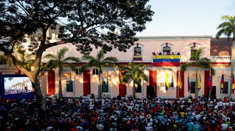 Maduro celebra triunfo chavista y llama a gobernar desde las bases