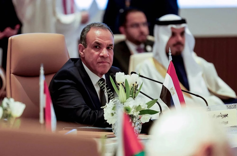 El ministro de Exteriores de Egipto, Badr Abdelatty, expresó el compromiso de El Cairo con una solución política liderada exclusivamente por los sirios.
