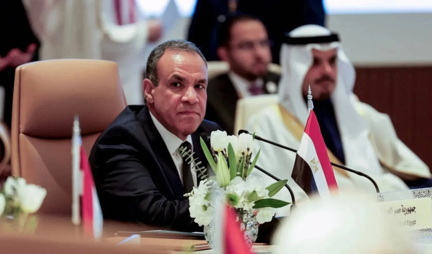 El ministro de Exteriores de Egipto, Badr Abdelatty, expresó el compromiso de El Cairo con una solución política liderada exclusivamente por los sirios.