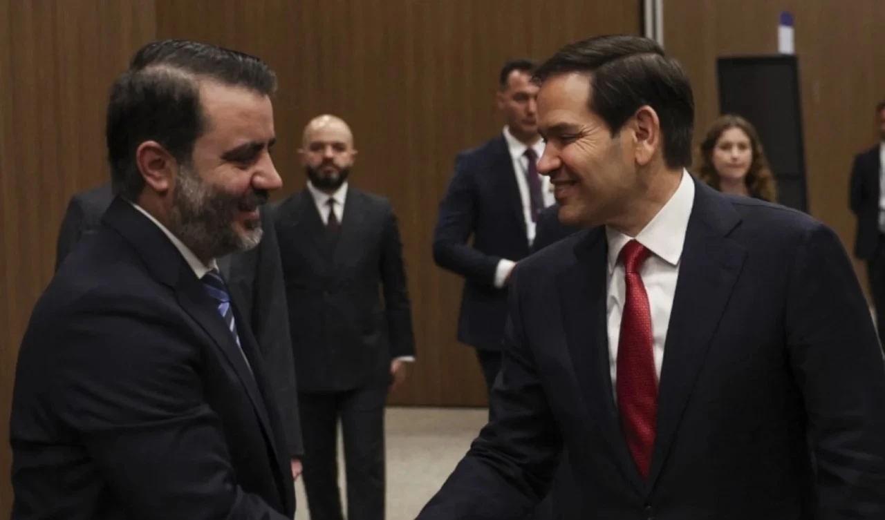 Encuentro entre el secretario de Estado de los Estados Unidos, Marco Rubio, y el canciller de Siria, Asaad al-Sheibani.