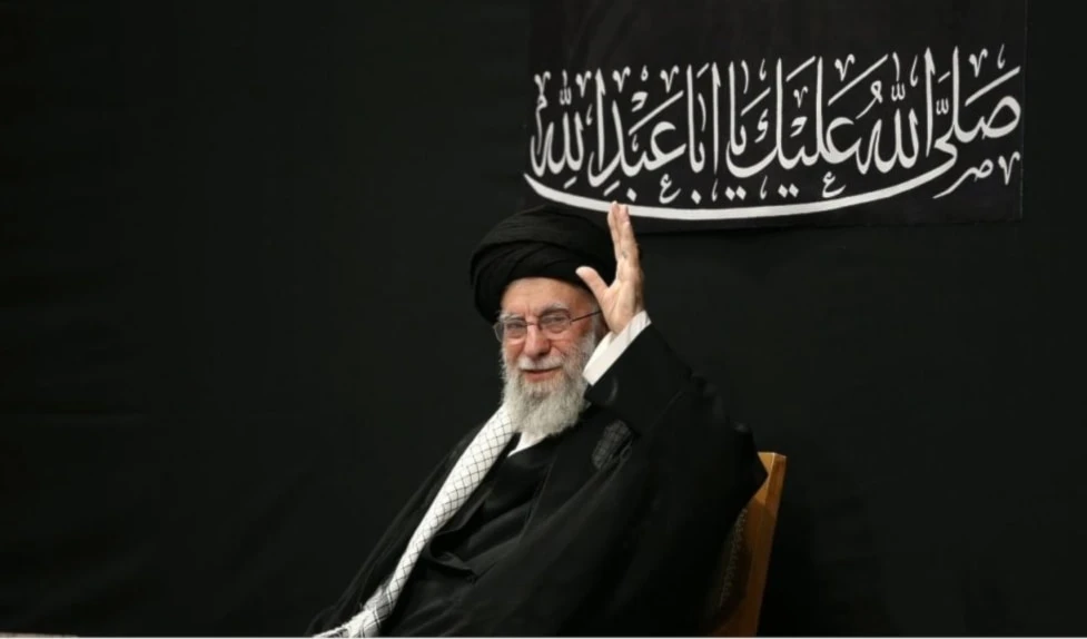 Khamenei: La defensa de Palestina, la lucha contra el colonialismo y la lealtad a los mártires sustentan en el amor por la patria, la cultura viva y el liderazgo firme.