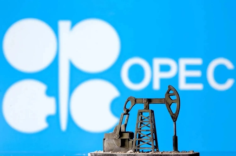 El plan de incremento ocurre en un momento de volatilidad e incertidumbre en los mercados energéticos, con precios presionados por el exceso de oferta.