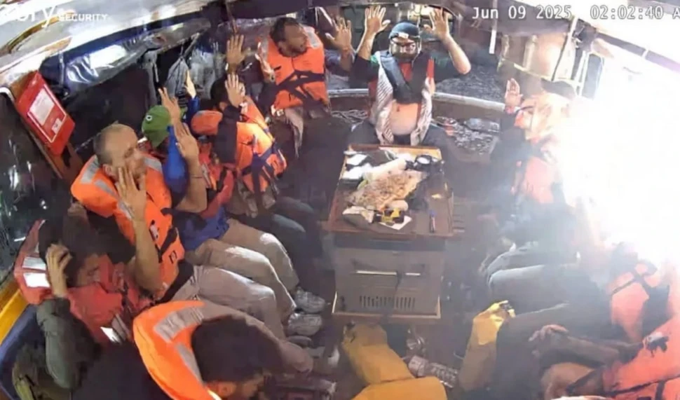 "Israel" asaltó el barco la madrugada del 9 de junio en aguas internacionales y detuvo a todos sus pasajeros y la tripulación.