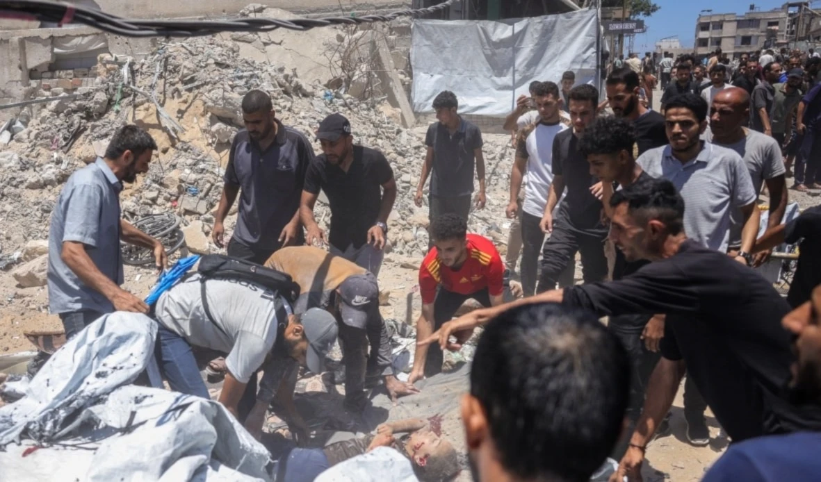 Pese a las condenas internacionales, “Israel” prosigue los ataques a hospitales, escuelas y centros de acogida.