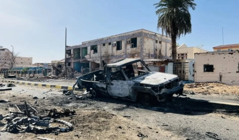 Los enfrentamientos entre el ejército sudanés y las Fuerzas de Apoyo Rápido han dejado una ola de destrucción y caos en Sudán. Los enfrentamientos entre el ejército sudanés y las Fuerzas de Apoyo Rápido han dejado una ola de destrucción y caos en Sudán.