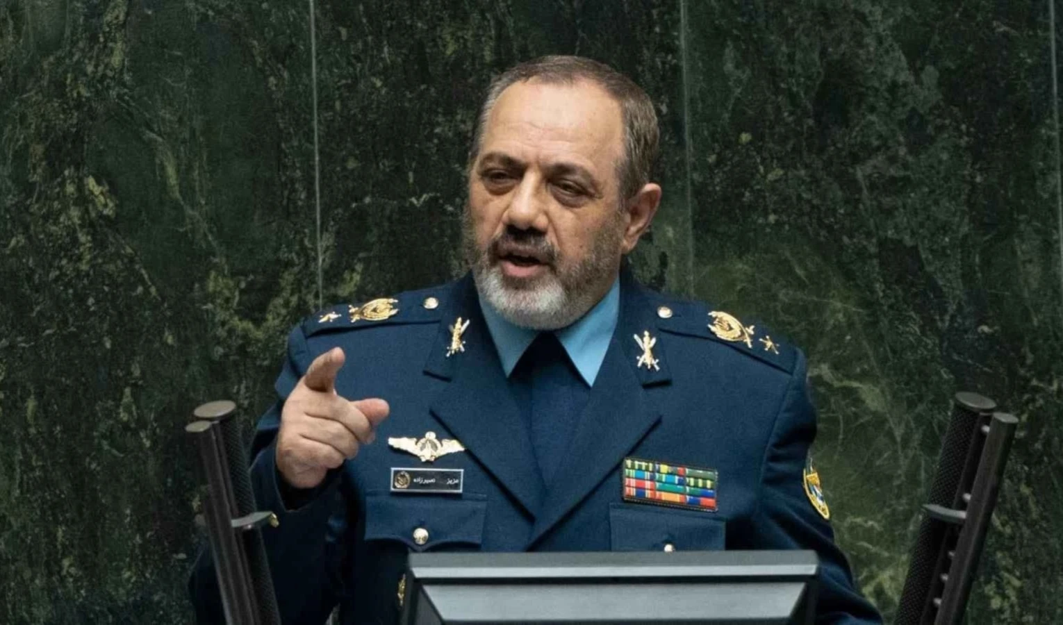 El ministro de Defensa de Irán, general Aziz Nasir Zadeh.