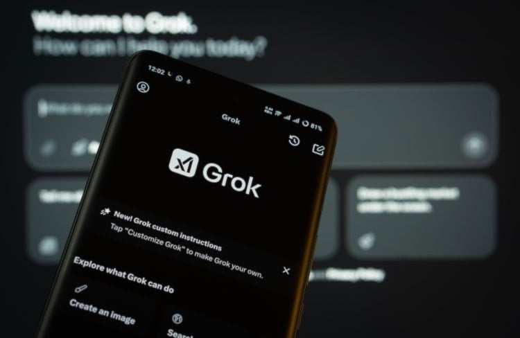 Chatbot Grok 2.5 de Elon Musk está abierto al público 