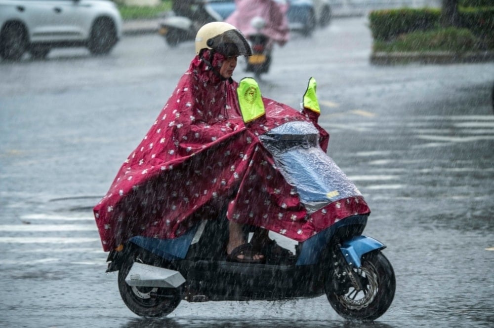 Medio millón de evacuados en Vietnam por avance del tifón Kajiki