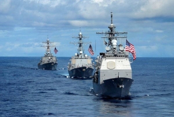 El turno de Venezuela:  Campaña de Trump contra Maduro y amenaza de intervención militar