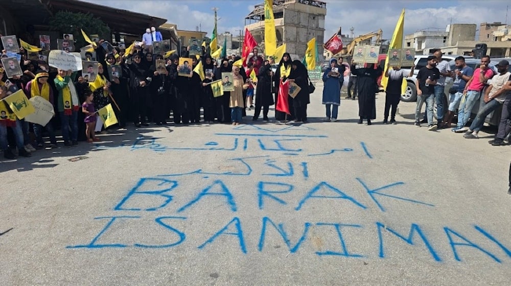 Residentes de Khiam protestan contra la presencia de la delegación de Estados Unidos. (Foto: Medios libaneses)