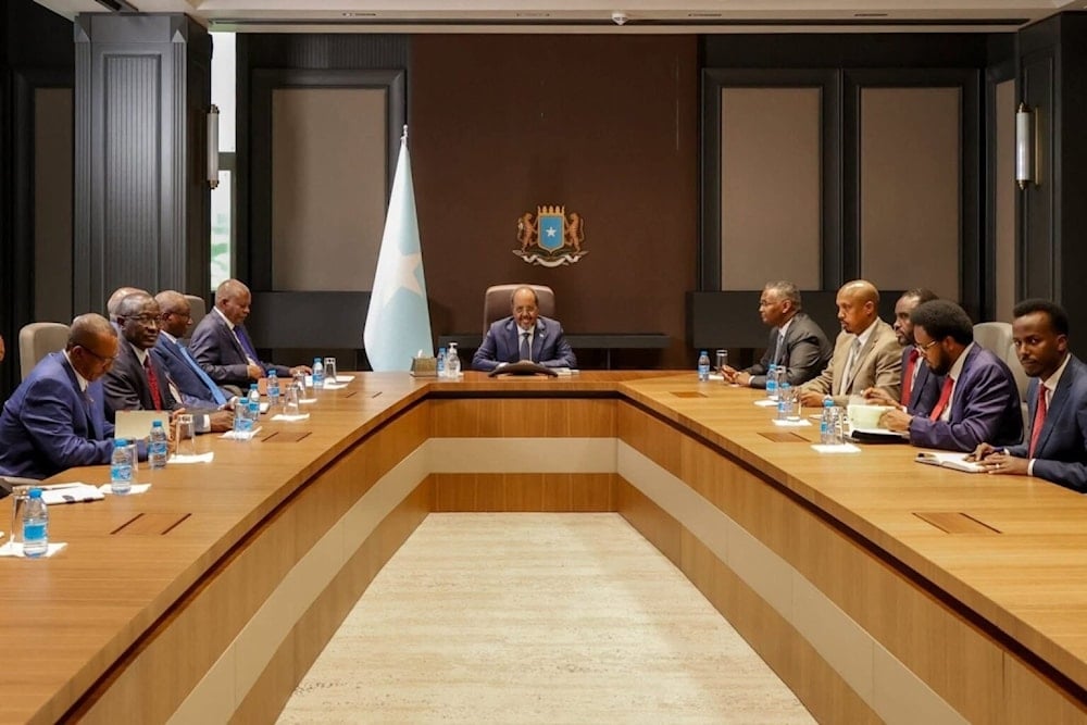 Delegación sudanesa entrega mensaje al presidente de Somalia