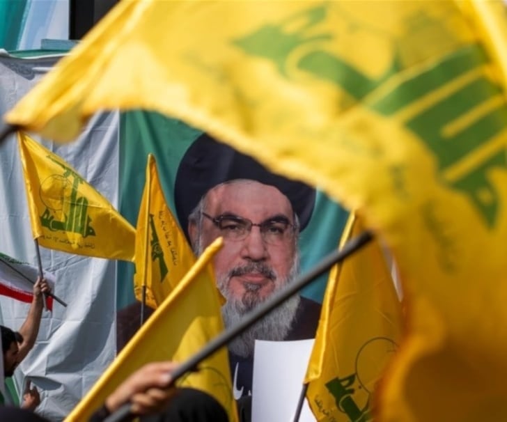 Coronel israelí advierte que Hizbullah reconstruyó su poder militar, fabrica drones y no renunciará a sus armas, pese a tensiones en Líbano y Siria.