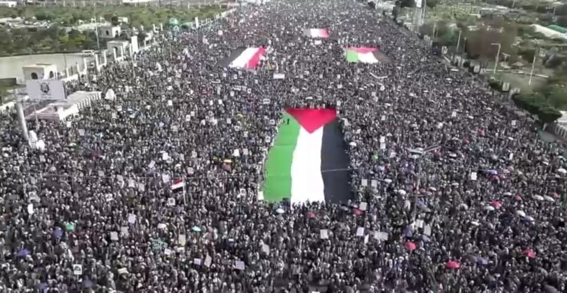 Millones en Yemen marchan por Gaza, condenan crímenes israelíes, alertan sobre planes contra Al-Aqsa y reafirman su apoyo a la resistencia palestina.