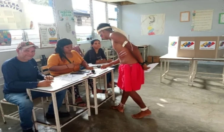 Comunidades indígenas en Venezuela acuden a las urnas para elegir a sus concejales