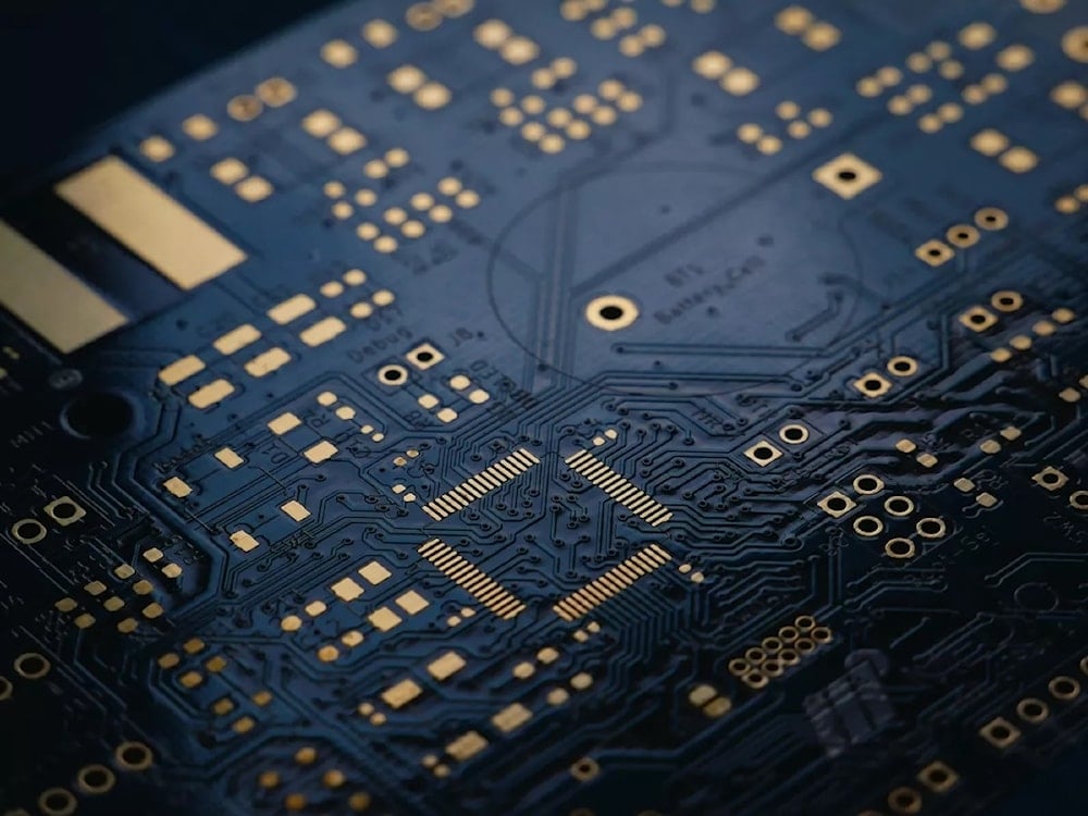 China busca duplicar su capacidad de chips avanzados