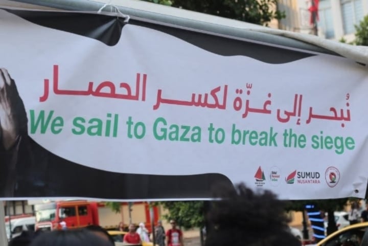 La Flotilla Sumud Global se suma a las múltiples iniciativas civiles que intentan romper el bloqueo marítimo impuesto por Israel a la Franja de Gaza.