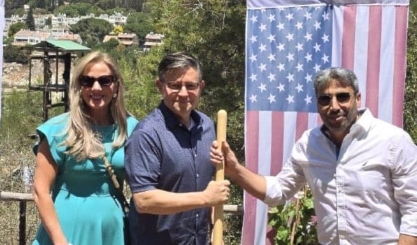 Presidente de la Cámara de Representantes de Estados Unidos visita un asentamiento en Cisjordania ocupada