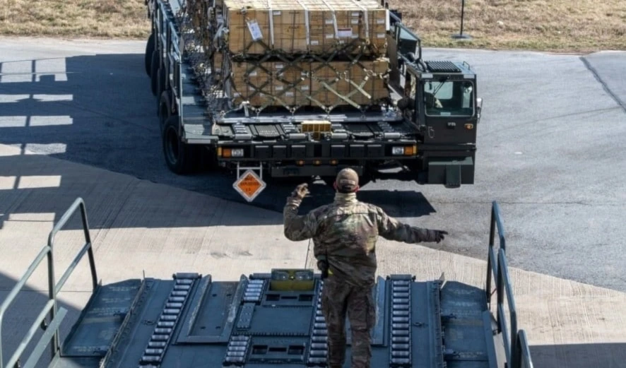 Un envío de ayuda militar estadounidense con destino a Ucrania (Foto: Archivo)