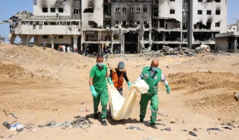 La masacre israelí en Gaza dejí desde octubre de 2023 más de 61 mil mártires palestinos, en su mayoría mujeres y niños.