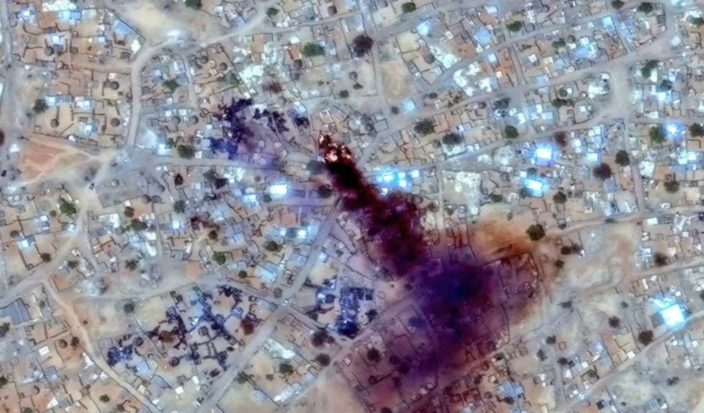 Zamzam, ubicado cerca de la ciudad de El Fasher, es el mayor campamento de desplazados internos de Sudán. Zamzam, ubicado cerca de la ciudad de El Fasher, es el mayor campamento de desplazados internos de Sudán.