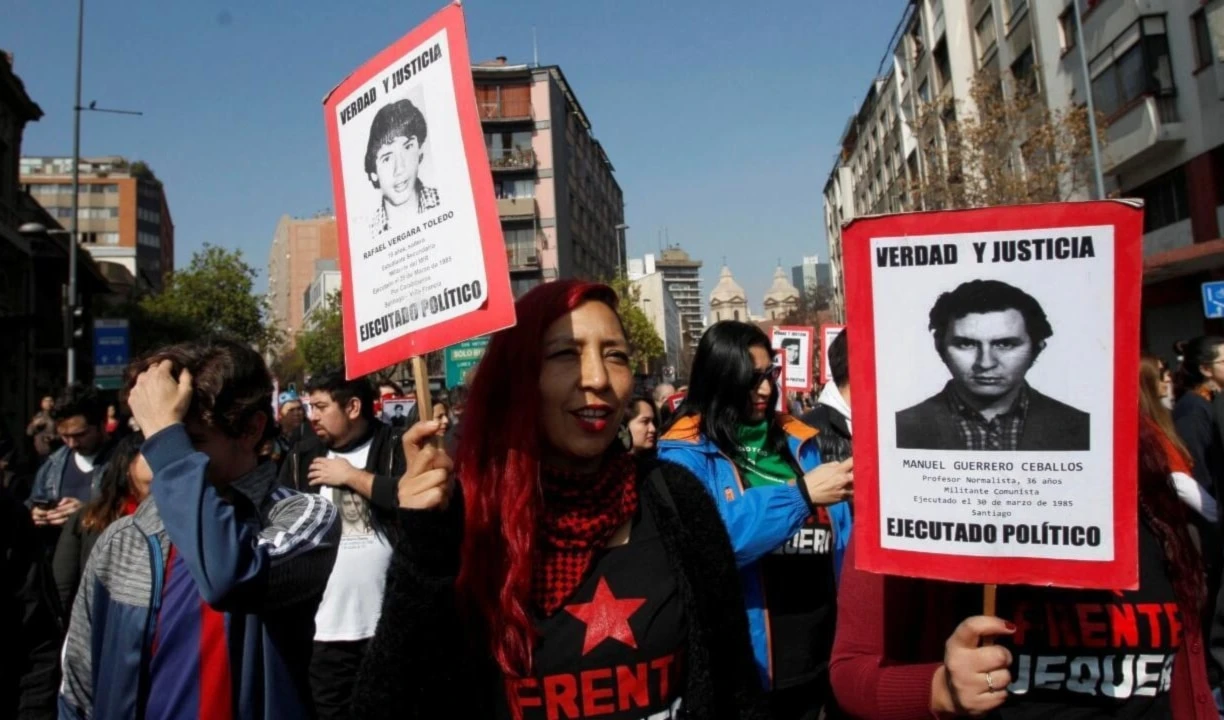 A más de 50 años del golpe de Estado Chile aún no esclarece el destino de mil 100 detenidos desaparecidos, y las condenas dictadas han sido tardías y poco proporcionales. (Foto: Reuters)