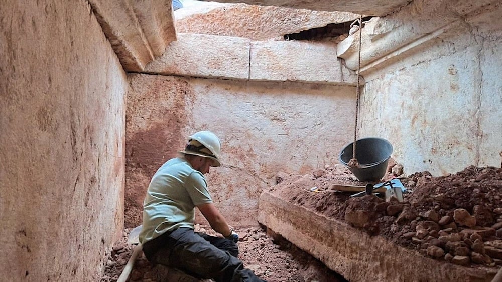 Revelan secretos de la tumba romana con inscripción bilingüe