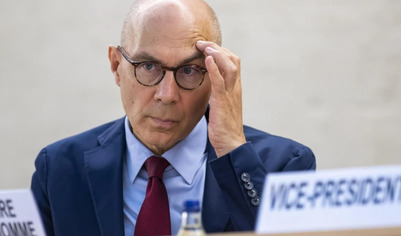 Acusan a Volker Türk de no querer a llamar a los crímenes de "Israel" por su nombre y no utilizar el término "genocidio" para calificar los crímenes contra la población gazatí.