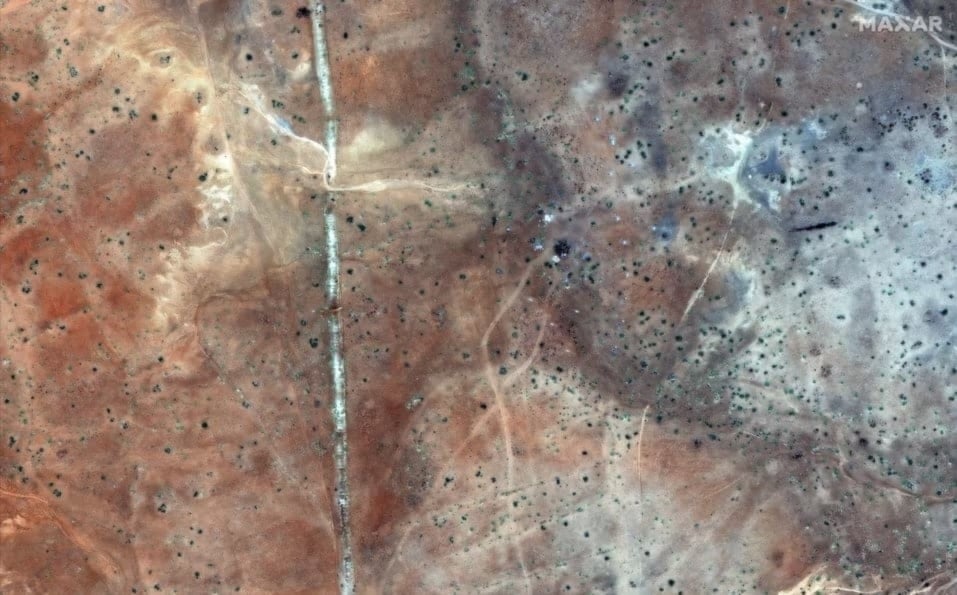 Fotografía aérea muestra drones al norte del aeropuerto de Nyala en Sudán.
