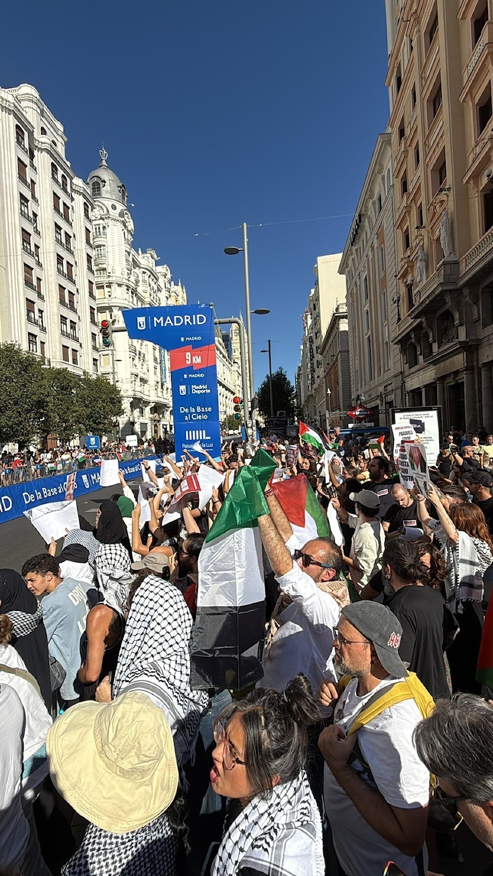 Españoles repudian a Israel en Vuelta Ciclista.
