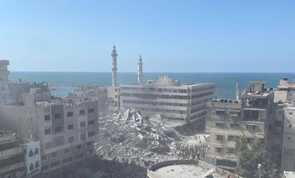 En las últimas 24 horas ingresaron a hospitales de Gaza 34 mártires y 316 heridos.