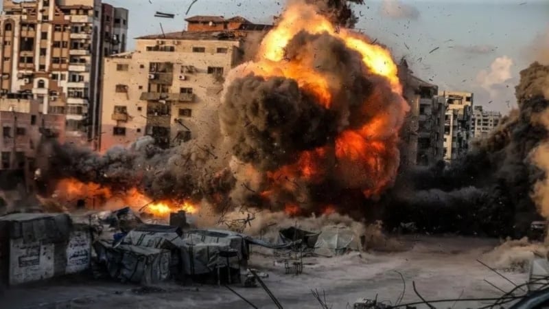 Constantes bombardeos a Gaza. 