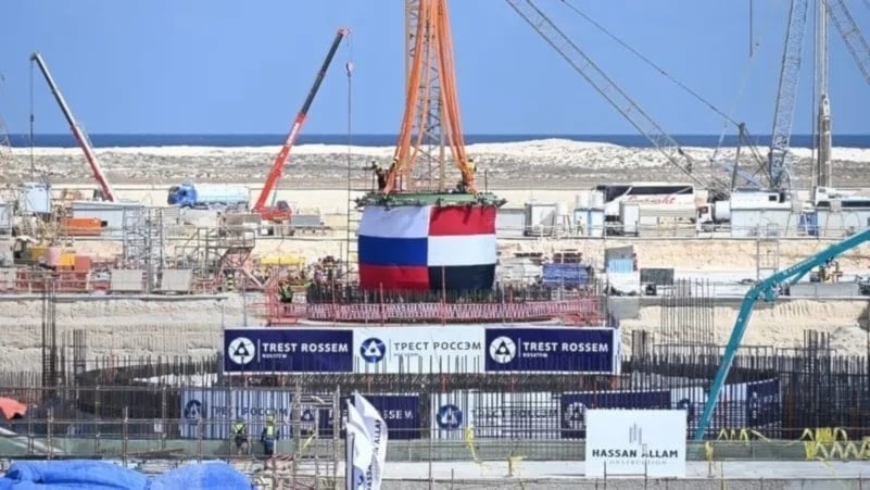 Rusia avanza en Egipto con la central nuclear de El-Dabaa y una zona industrial, crea empleo y transfirie tecnología para una nueva industria.