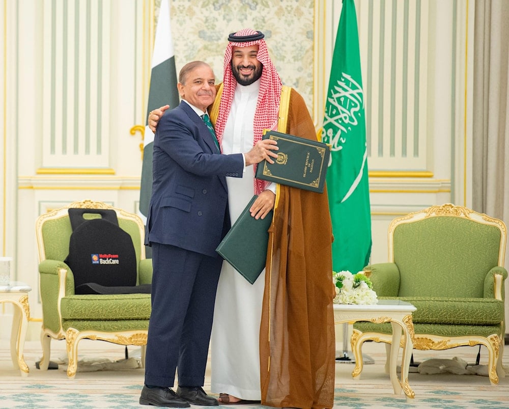 Arabia Saudita y Pakistán firman acuerdo de defensa conjunta en Riad