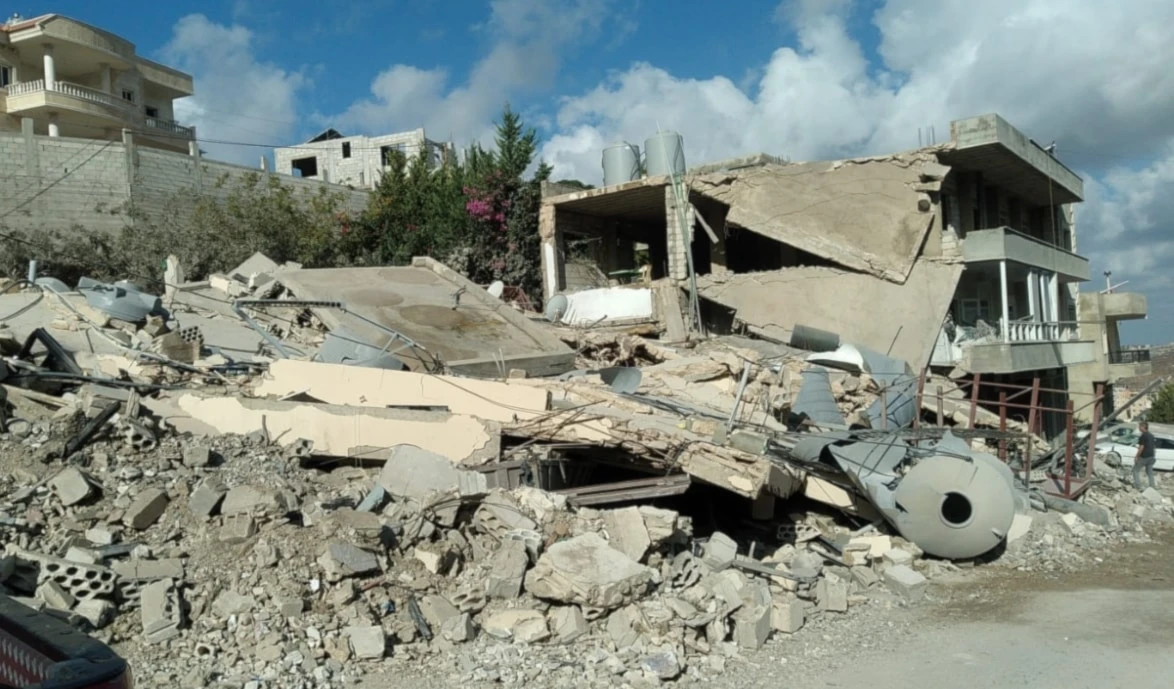 Las fuerzas de ocupación israelíes bombardearon varias aldeas del sur del Líbano.