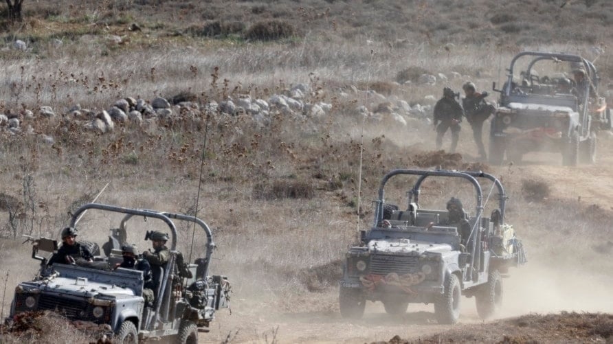  Una patrulla israelí avanza hacia la zona rural de Daraa (Foto: Redes Sociales)