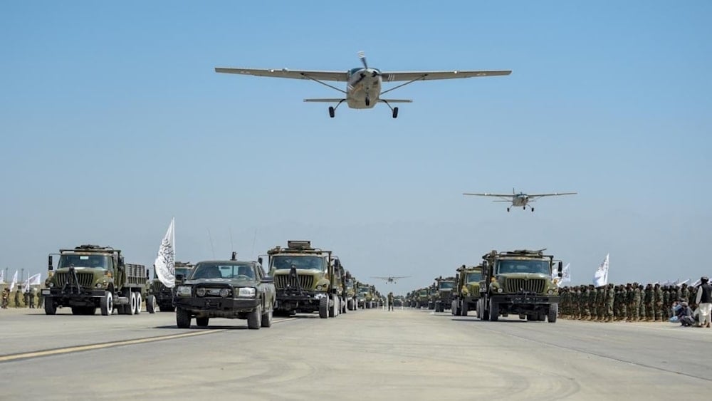 Desfile militar afgano en la base de Bagram, ubicada al norte de Kabul. 
