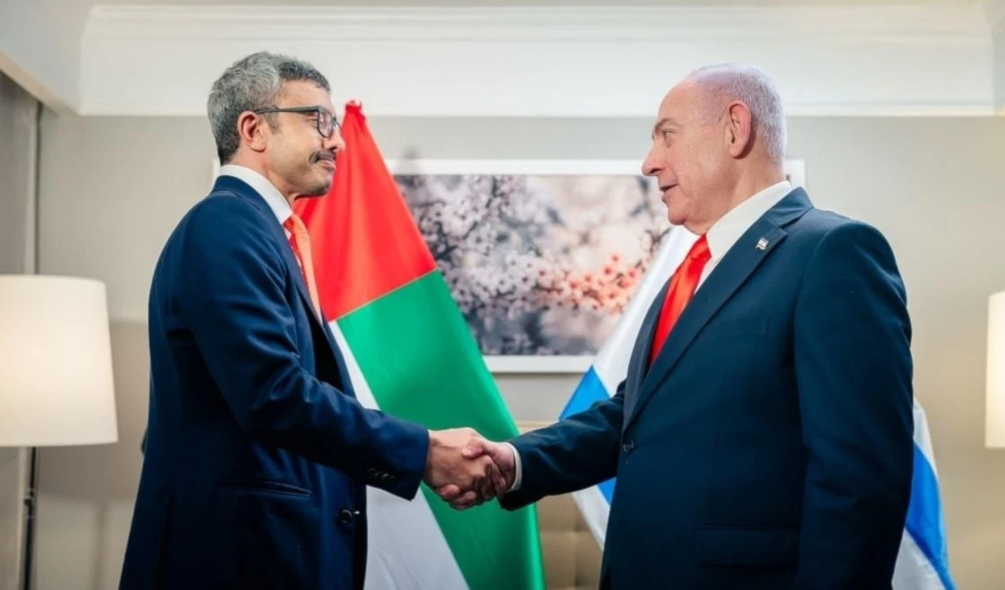 Canciller de Emiratos en reunión con Netanyahu tras agresión a Qatar (Foto: Agencia Emiratí de Noticias)