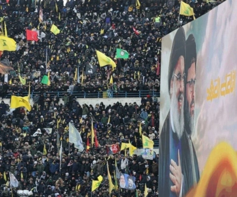 La figura de Nasrallah, asesinado en 2024, sigue siendo un símbolo de unidad y lucha antisionista para amplios sectores del mundo árabe e islámico.