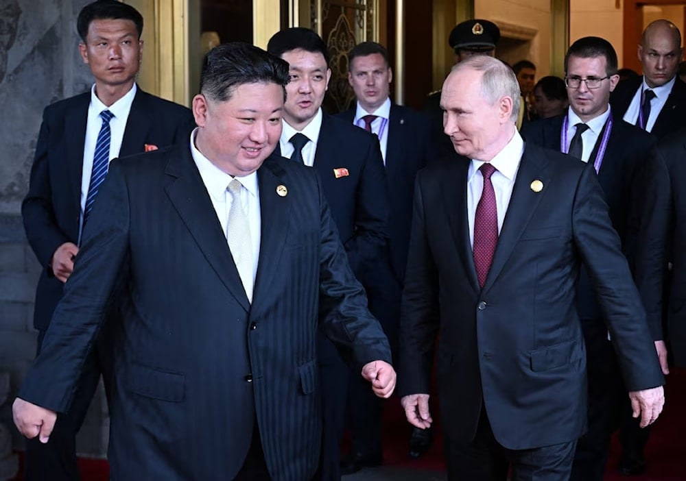 Vladimir Putin y Kim Jong-un durante su encuentro en Beijing. (Foto: Reuters)