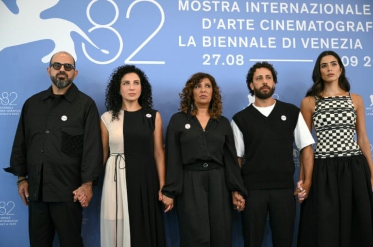 La directora de cine Kaouther Ben Hania (c) y los actores (de izq. a drcha.) Amer Hlehel, Clara Khoury, Motaz Malhees y Saja Kilan. 
