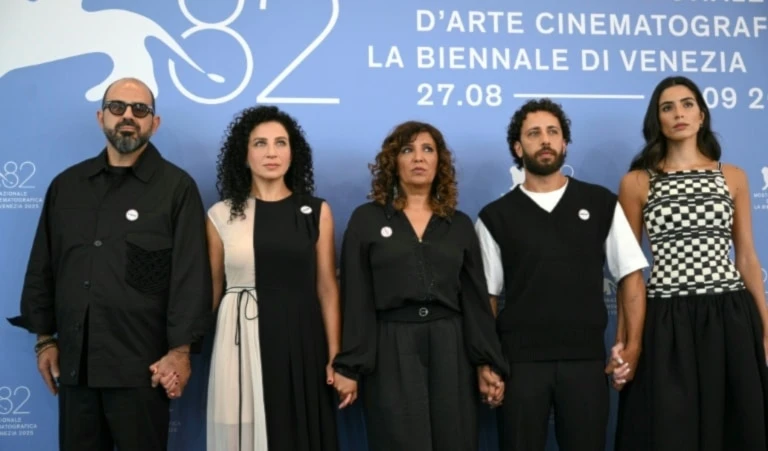 La directora de cine Kaouther Ben Hania (c) y los actores (de izq. a drcha.) Amer Hlehel, Clara Khoury, Motaz Malhees y Saja Kilan.