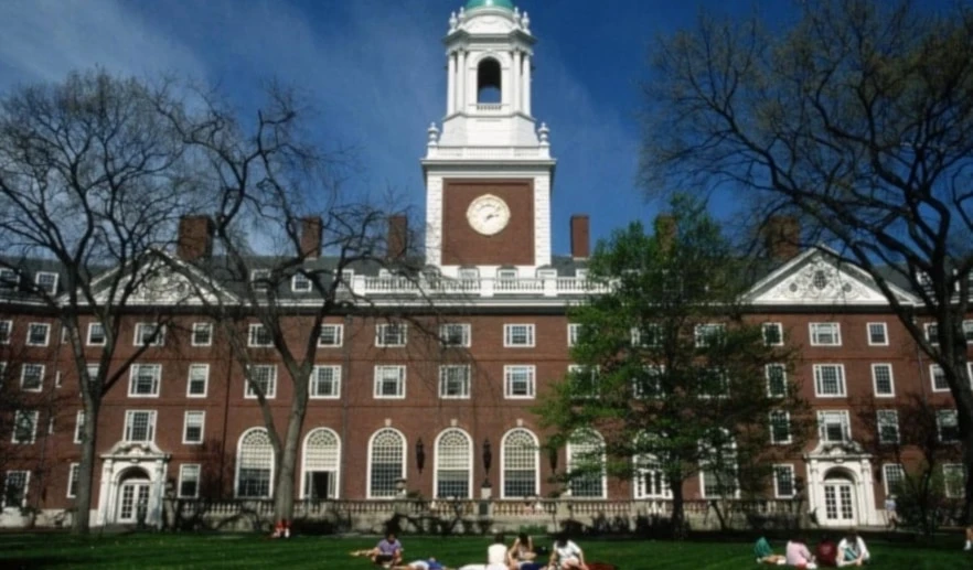 La decisión de Trump contra Harvard se produjo tras las protestas estudiantiles en apoyo a Palestina. La decisión de Trump contra Harvard se produjo tras las protestas estudiantiles en apoyo a Palestina.