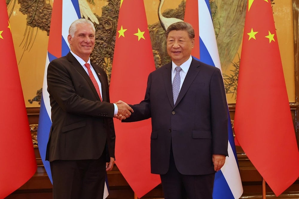 El presidente Xi Jinping recibió al mandatario cubano en el Gran Palacio del Pueblo. (Foto: @PresidenciaCuba)