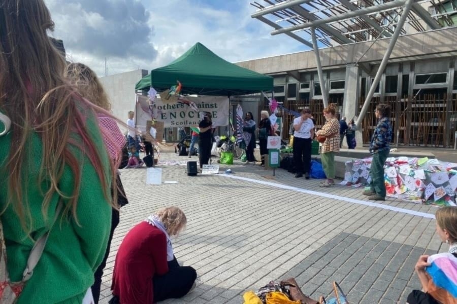 Protesta cerca del Parlamento de Escocia en solidaridad con Gaza 